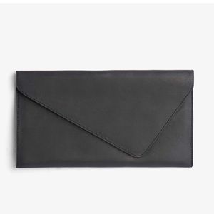 Nisolo Luisa clutch black leather